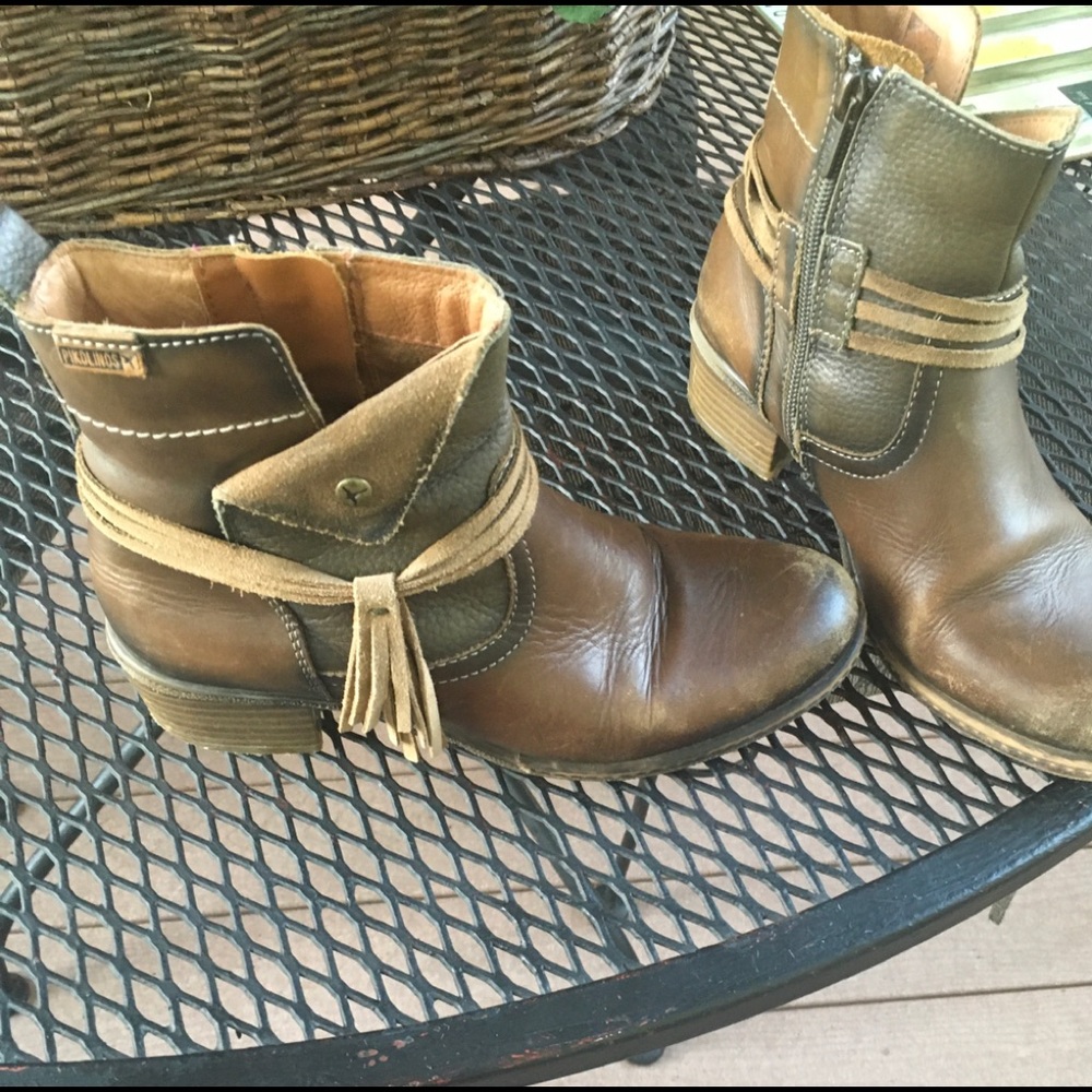 Pikolinos  Short Boots Sz 37/ 7 1/2 cowgirl style , darling